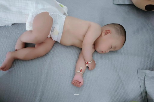 沙洋孕妇肚子一跳一跳